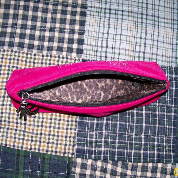NWT VS Makeup Bag - Picture 2 of 5